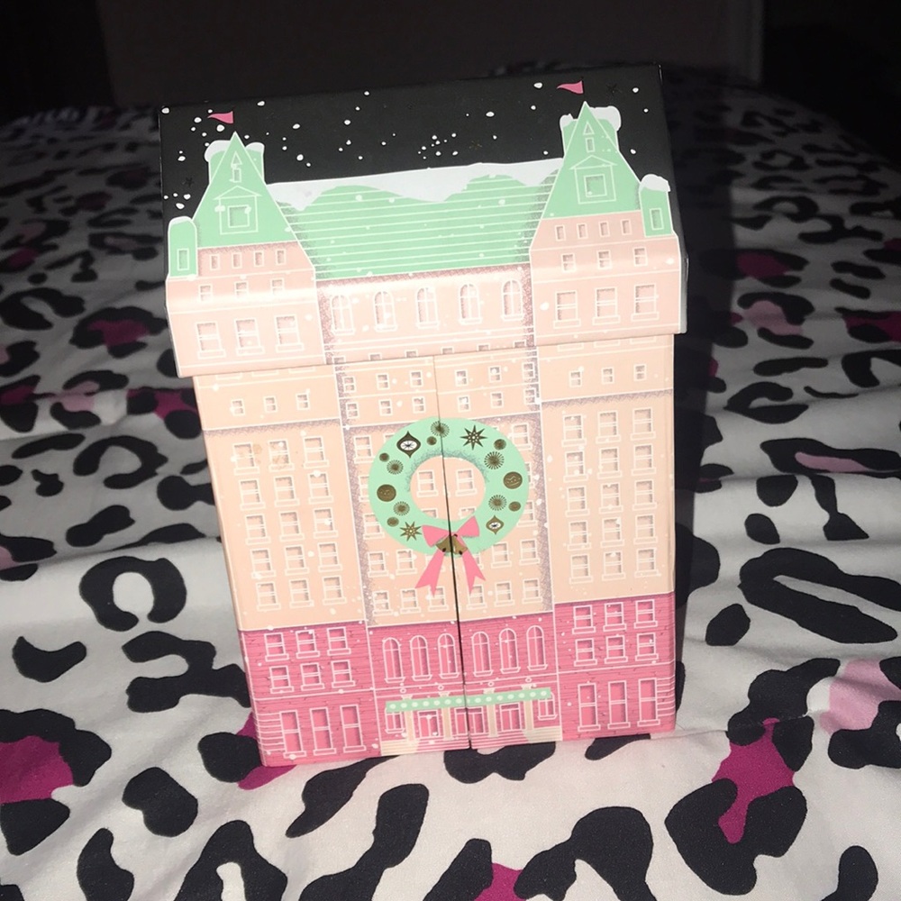 Too Faced holiday palette